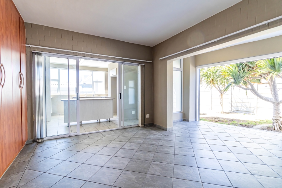 4 Bedroom Property for Sale in Yzerfontein Western Cape